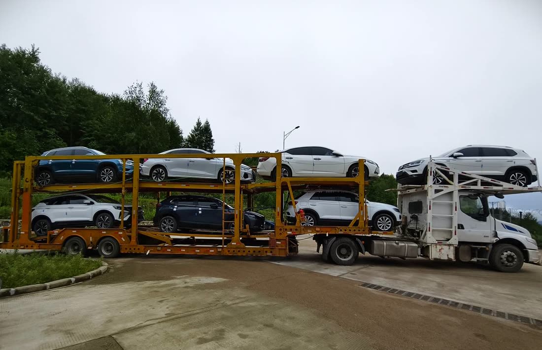 Автовоз с машинами клиентов